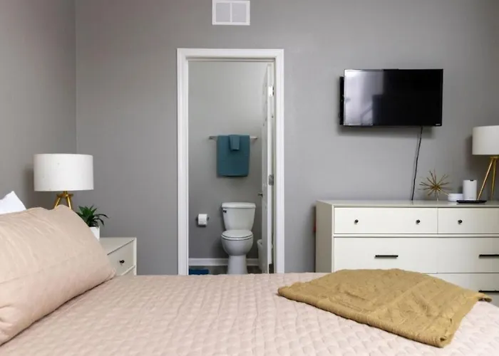 Little Rock Hideaway Cozy, Chic & Convenient